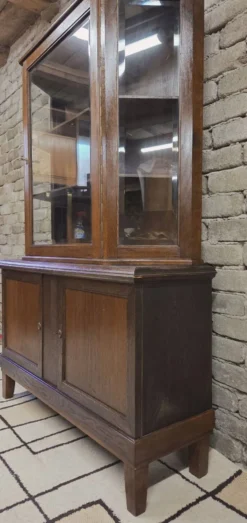 Buffet vitrine deux corps vintage en chêne années 50