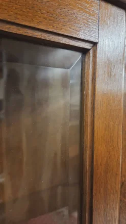 Buffet vitrine deux corps vintage en chêne années 50