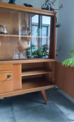 Buffet vitrine pieds compas