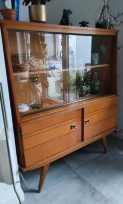 Buffet vitrine pieds compas