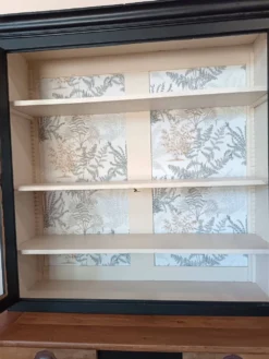 Buffet vitré, vaisselier, bibliothèque ancienne Noir et Bois naturel