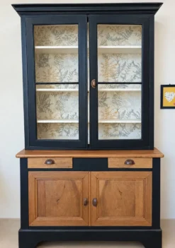 Buffet vitré, vaisselier, bibliothèque ancienne Noir et Bois naturel