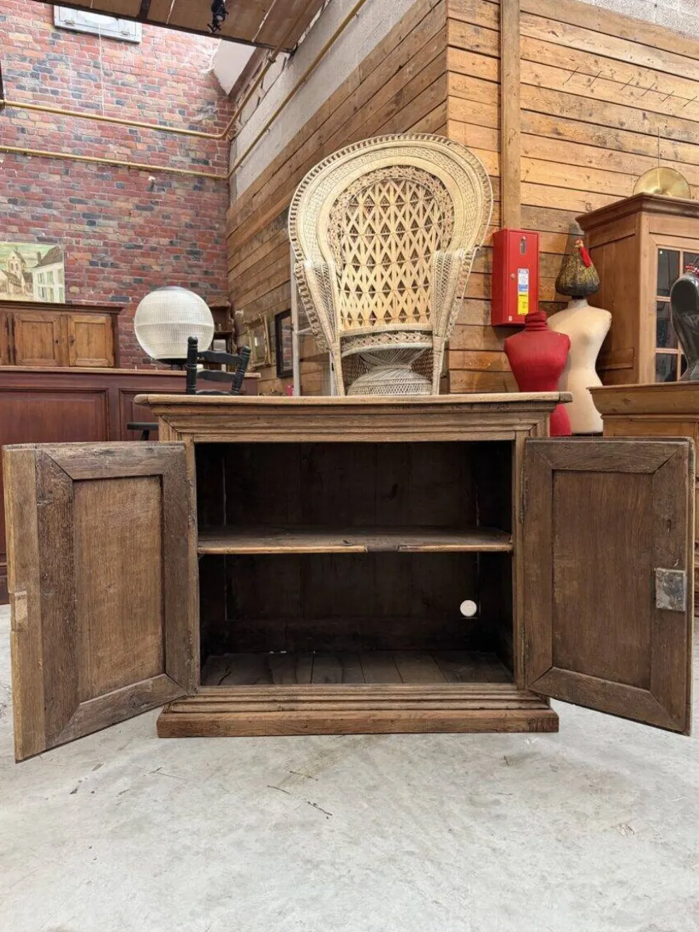 Buffet xixème en chêne massif