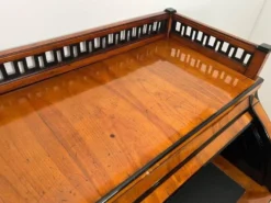 Bureau à abattant Biedermeier en placage de cerisier et en laiton, 1820