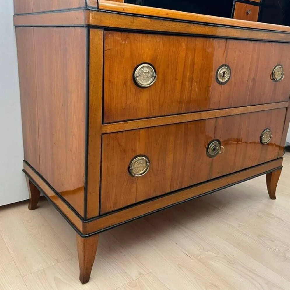 Bureau à abattant Biedermeier en placage de cerisier et en laiton, 1820