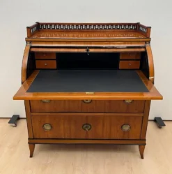Bureau à abattant Biedermeier en placage de cerisier et en laiton, 1820