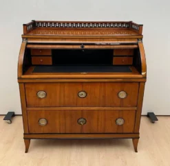 Bureau à abattant Biedermeier en placage de cerisier et en laiton, 1820