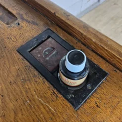 Bureau ancien / banc d'école (1920) en fonte De Mark Breda Hollande