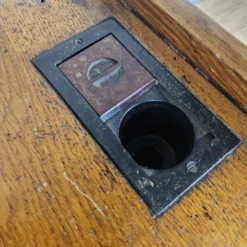 Bureau ancien / banc d'école (1920) en fonte De Mark Breda Hollande