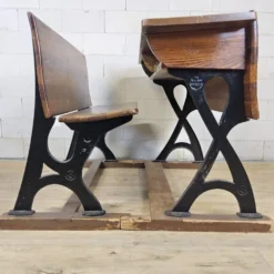 Bureau ancien / banc d'école (1920) en fonte De Mark Breda Hollande