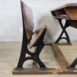 Bureau ancien / banc d'école (1920) en fonte De Mark Breda Hollande