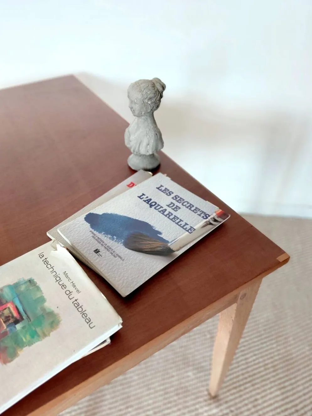 Bureau ancien à double tiroir, pieds gainés, XIXème