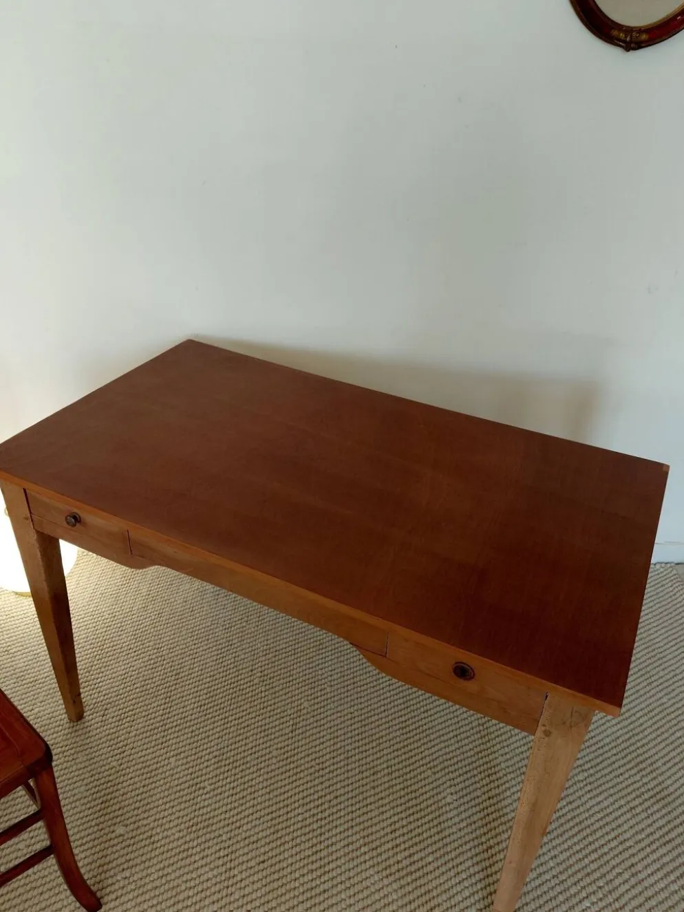 Bureau ancien à double tiroir, pieds gainés, XIXème