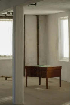 Bureau ancien en acajou, fait sur mesure par un ébéniste danois, début des années 1900