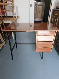 Bureau ancien en bois et fer