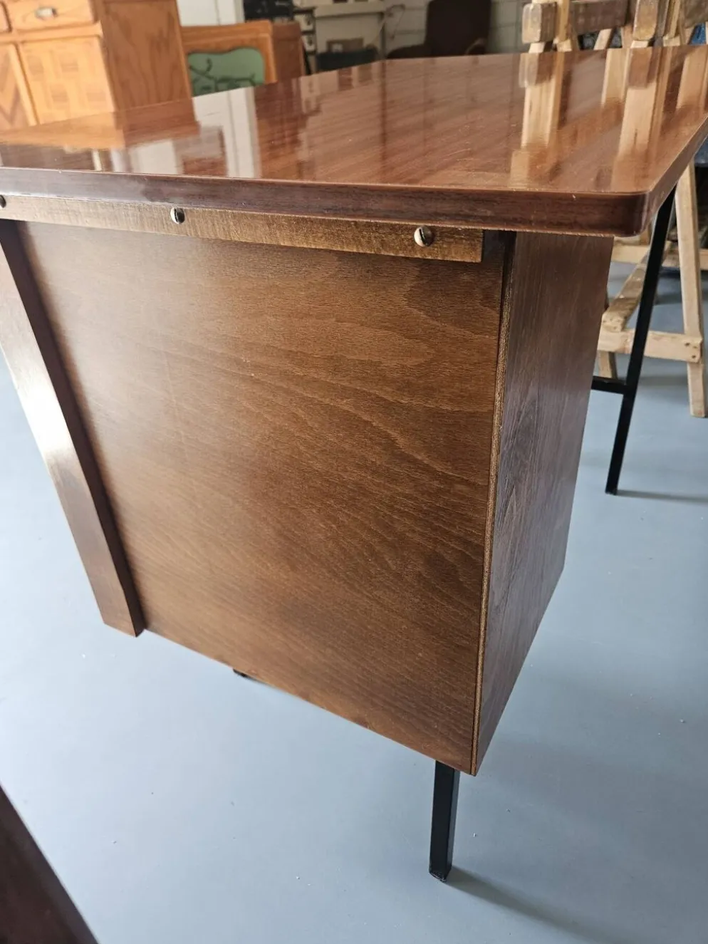 Bureau ancien en bois et fer