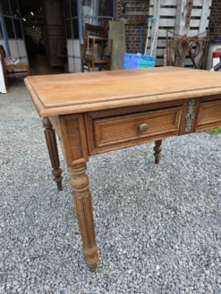 Bureau ancien en pitchpin