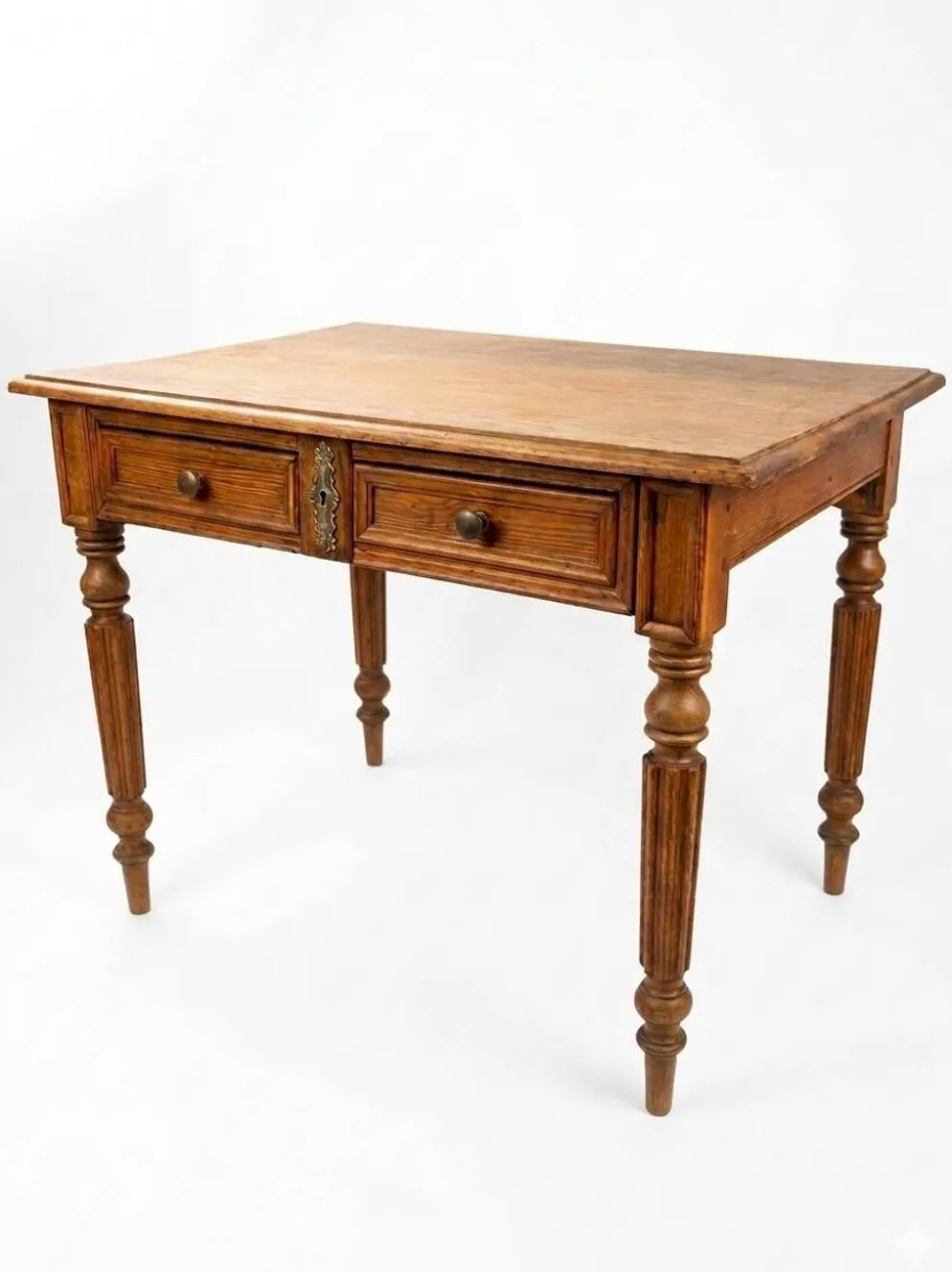 Bureau ancien en pitchpin