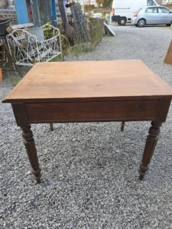 Bureau ancien en pitchpin