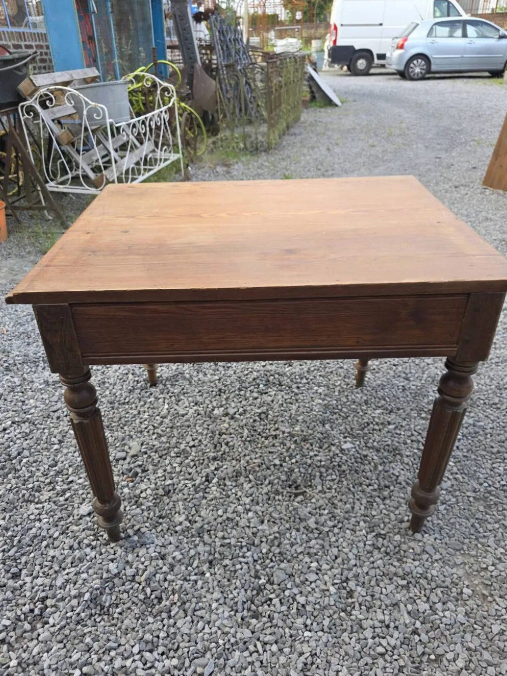Bureau ancien en pitchpin
