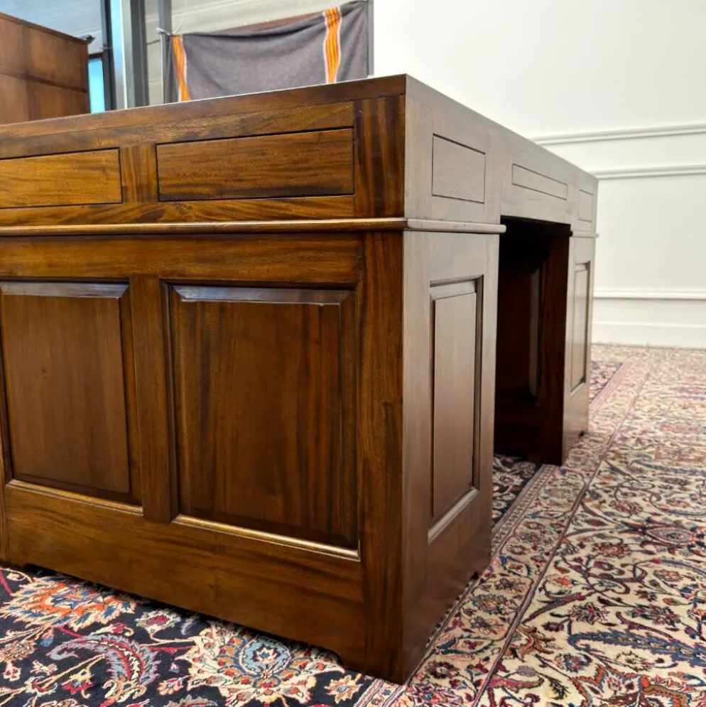 Bureau anglais classique avec cuir noir