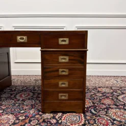 Bureau anglais classique avec cuir noir