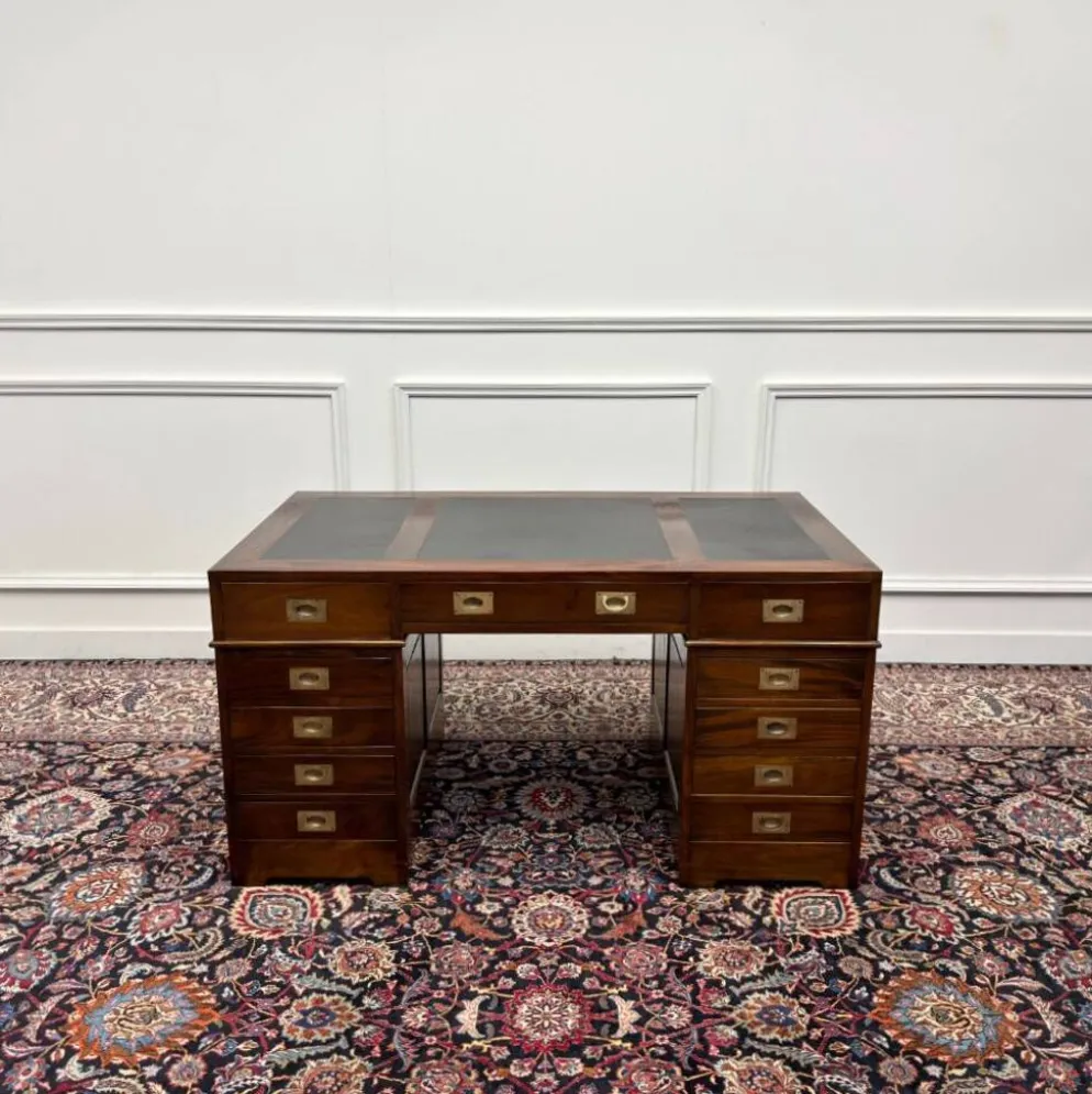 Bureau anglais classique avec cuir noir