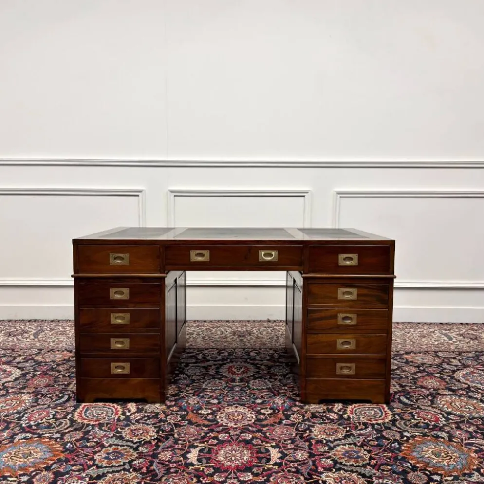 Bureau anglais classique avec cuir noir