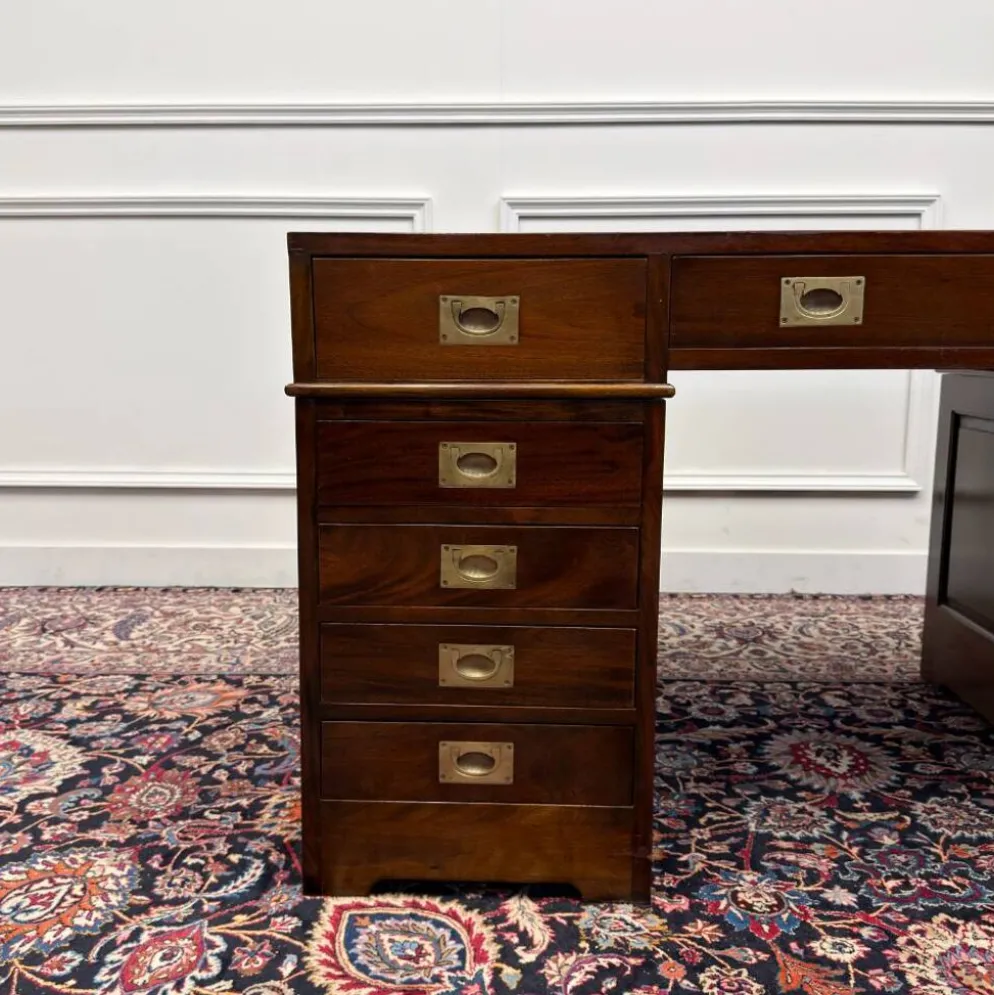 Bureau anglais classique avec cuir noir