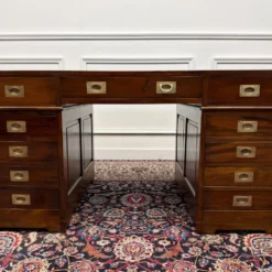 Bureau anglais classique avec cuir noir