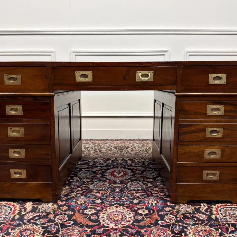 Bureau anglais classique avec cuir noir