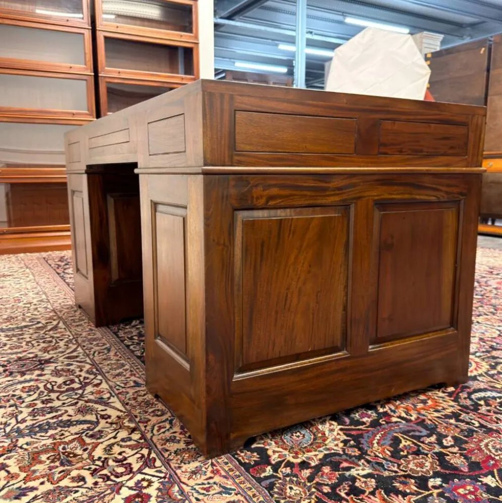 Bureau anglais classique avec cuir noir
