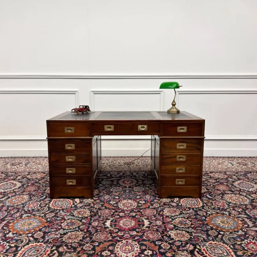 Bureau anglais classique avec cuir noir