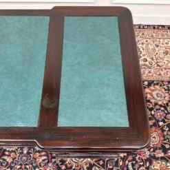 Bureau anglais classique avec incrustation en cuir vert