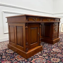 Bureau anglais classique en cuir marron