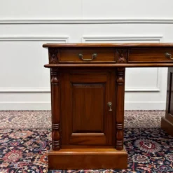 Bureau anglais classique en cuir marron