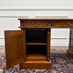 Bureau anglais classique en cuir marron