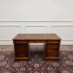 Bureau anglais classique en cuir marron