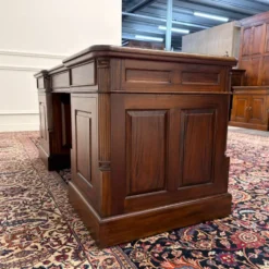 Bureau anglais classique en cuir vert