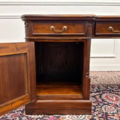 Bureau anglais classique en cuir vert