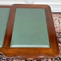 Bureau anglais classique en cuir vert