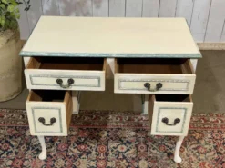 Bureau anglais en sapin des années 1950