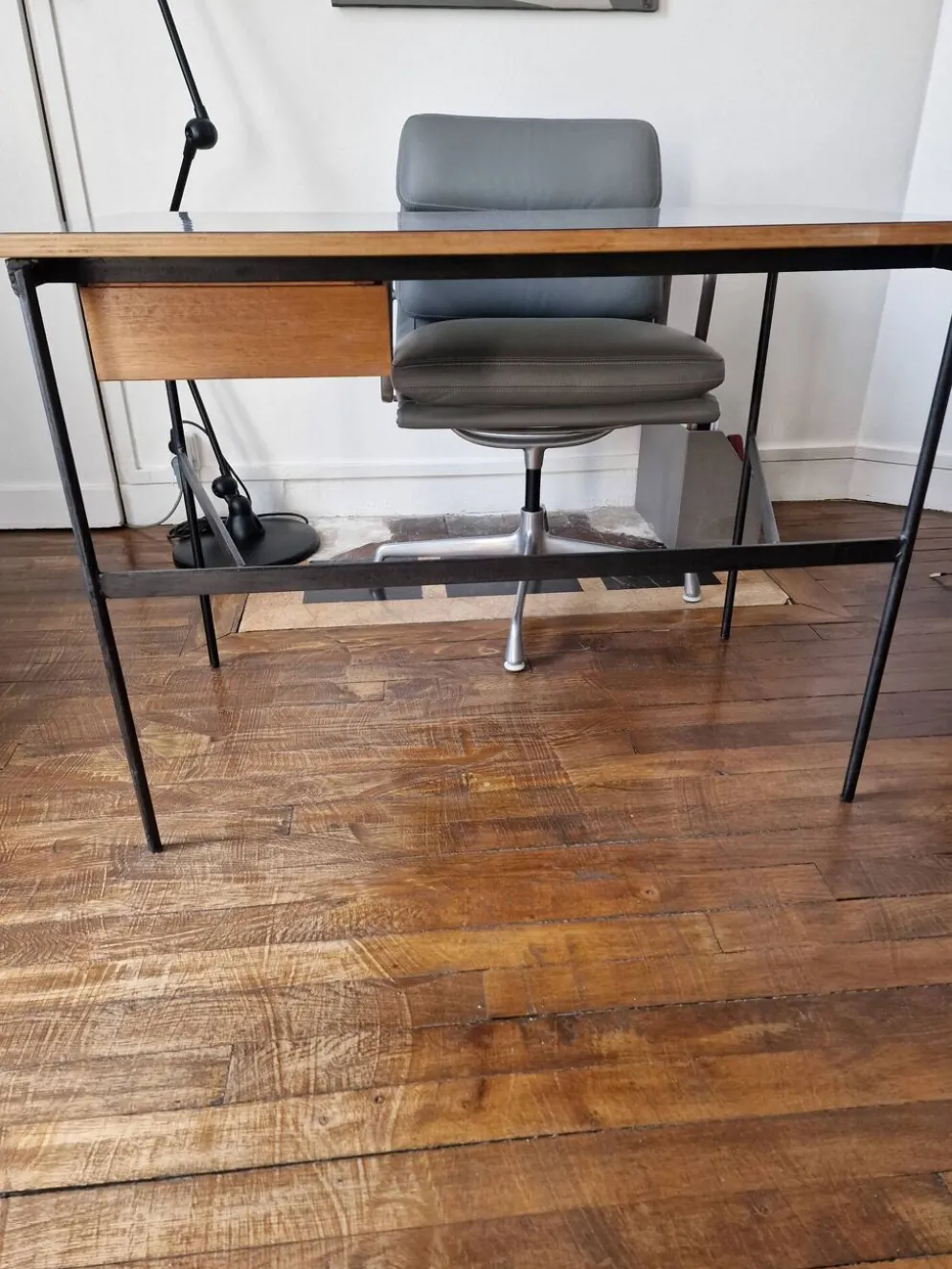 Bureau attribue a Pierre Paulin 1960
