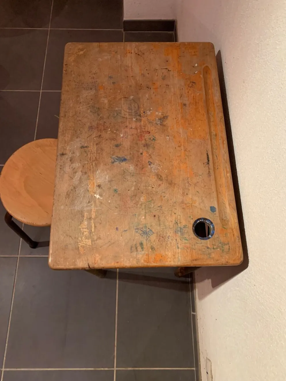 Bureau avec tabouret