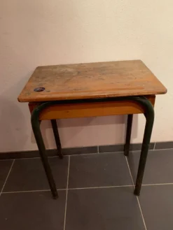Bureau avec tabouret