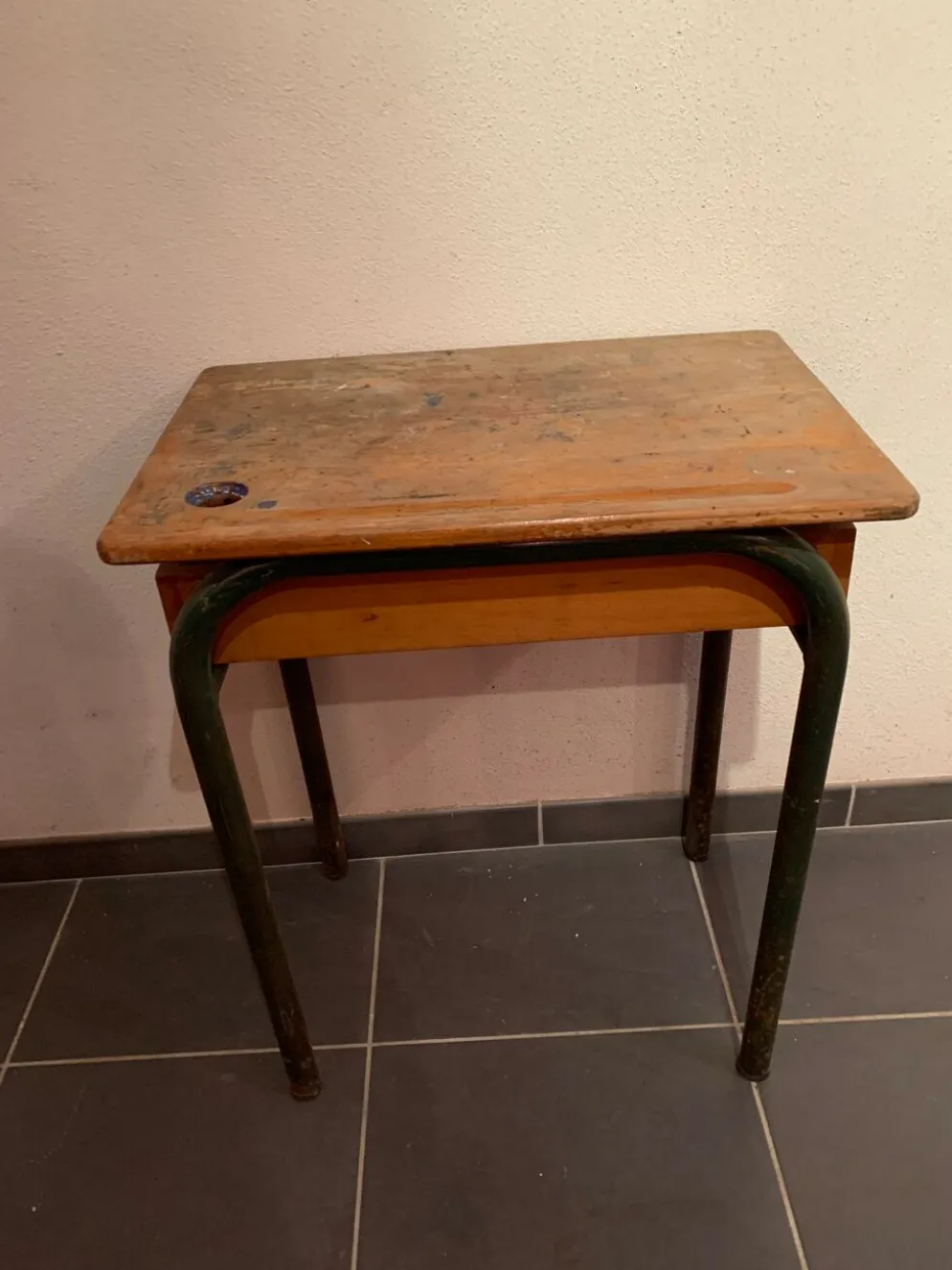Bureau avec tabouret