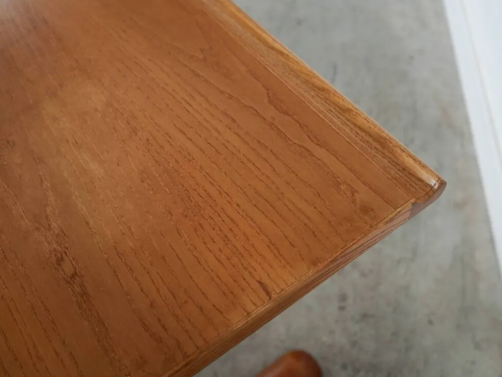 Bureau avec un plateau réglable, design italien, années 1970, fabriqué en Italie