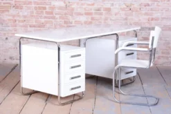 Bureau Bauhaus en acier chromé par Marcel Breuer, tchèque, années 1930