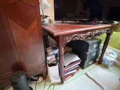 Bureau Belle Époque — Acajou sculpté ajouré, pieds balustres