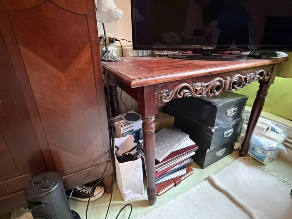 Bureau Belle Époque — Acajou sculpté ajouré, pieds balustres